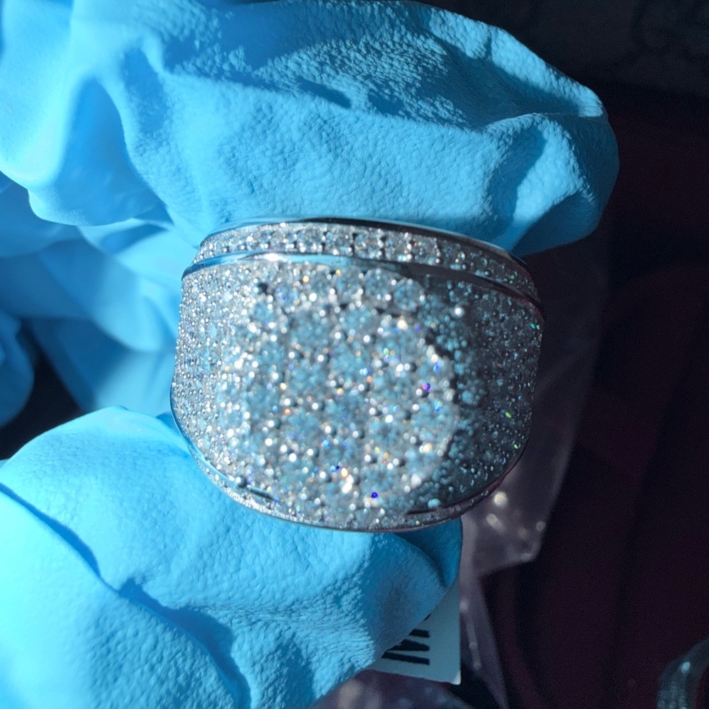 MOISSANITE
925 SILVER 4.00CTW
$ 1250.00